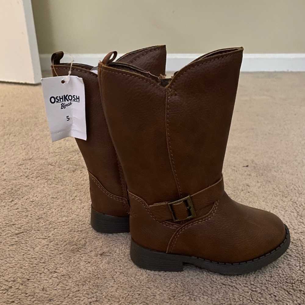 Size 5 toddles Oshkosh boots new with tags